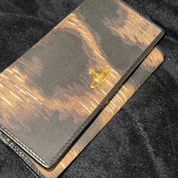 Vivienne Westwood Black and Gold Wallet with Distinctive Patina - Picture 10 of 10